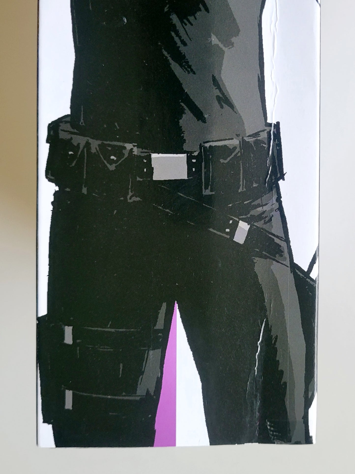 Marvel Select Exclusive Avenging Hawkeye (Blond Hair) Action Figure