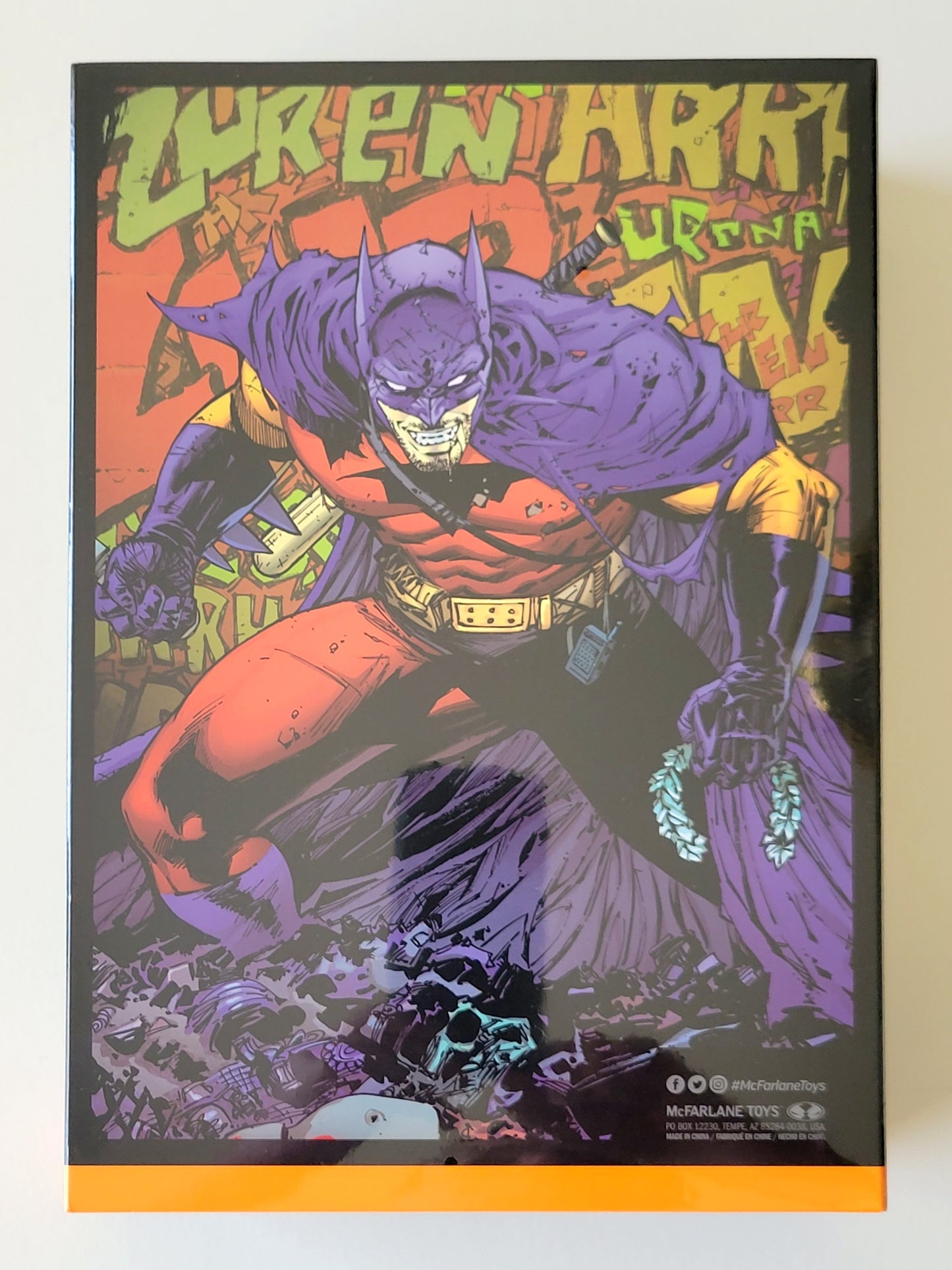 DC Multiverse Gold Label Batman of Zur-En-Arh Black Light Exclusive 7-Inch Action Figure