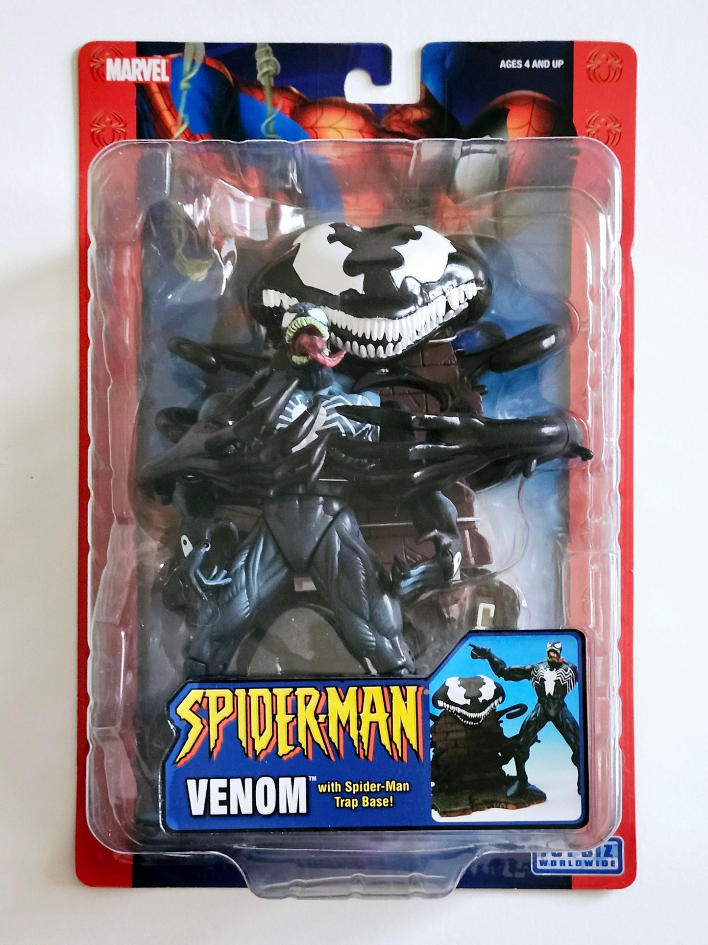 Spider-Man Classics Venom with Spider-Man Trap Base 6-Inch Scale Action Figure