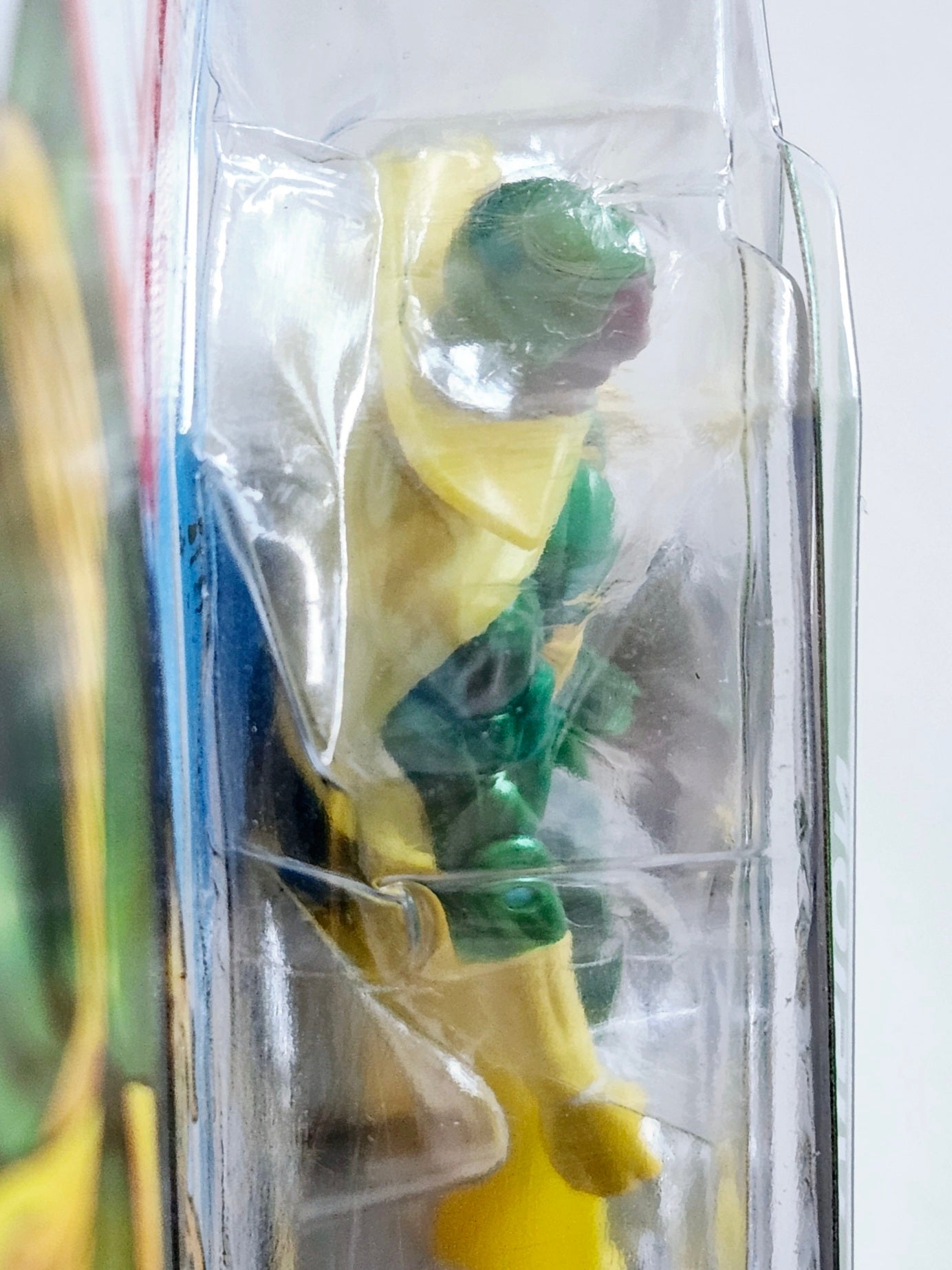 Marvel Universe Series 2 Figure 6 Vision (Solid) 3.75-Inch Action Figure