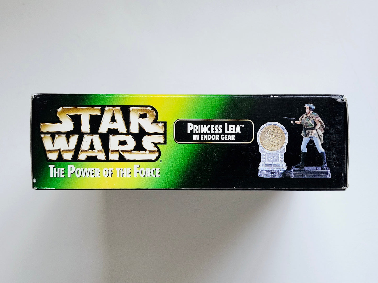 Star Wars: Power of the Force Special Edition Millennium Coin with Princess Leia in Endor Gear 3.75-Inch Action Figure