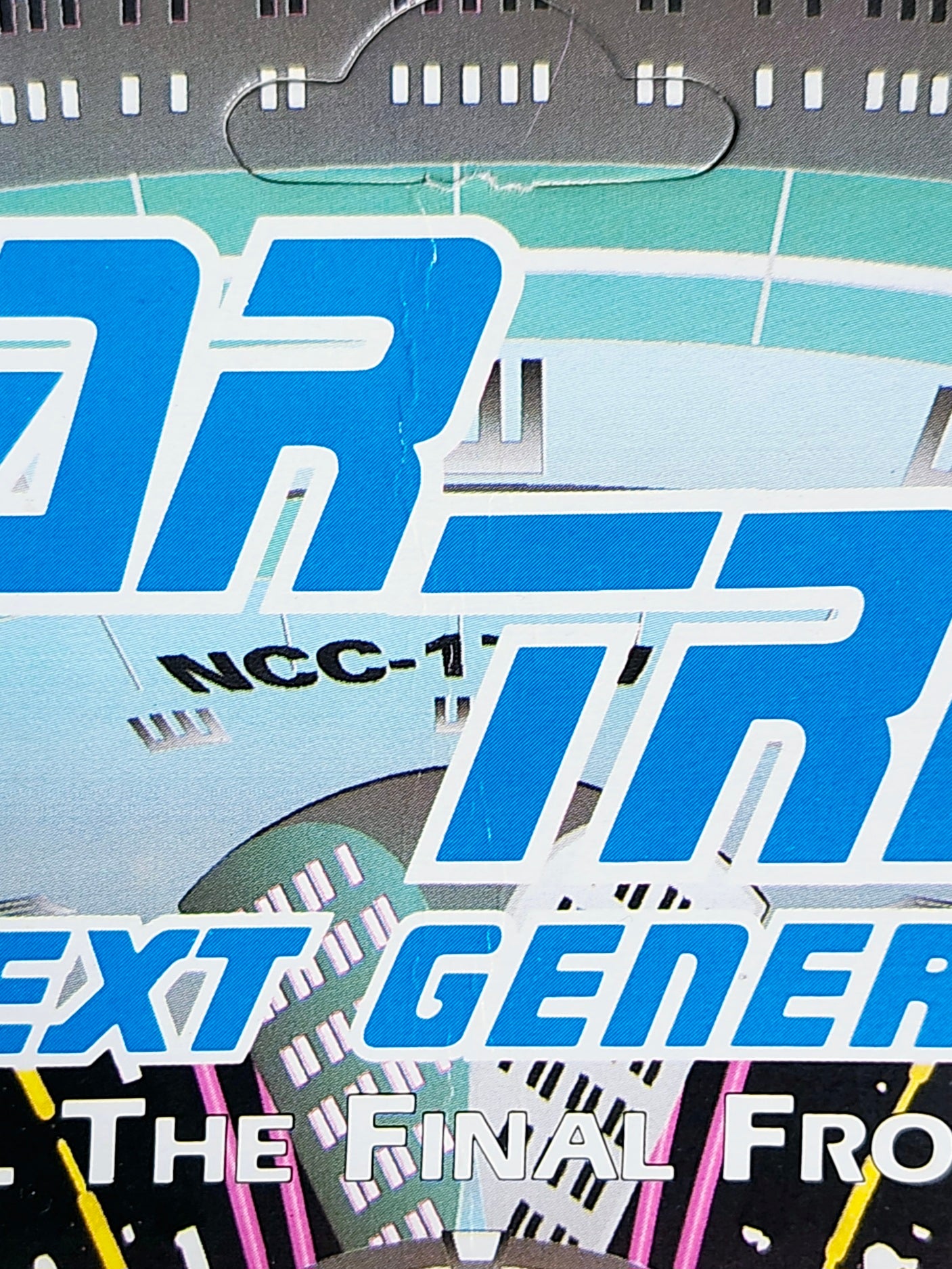 Star Trek: The Next Generation Lt. Cmdr. Geordi La Forge in Dress Uniform 4.5-Inch Action Figure