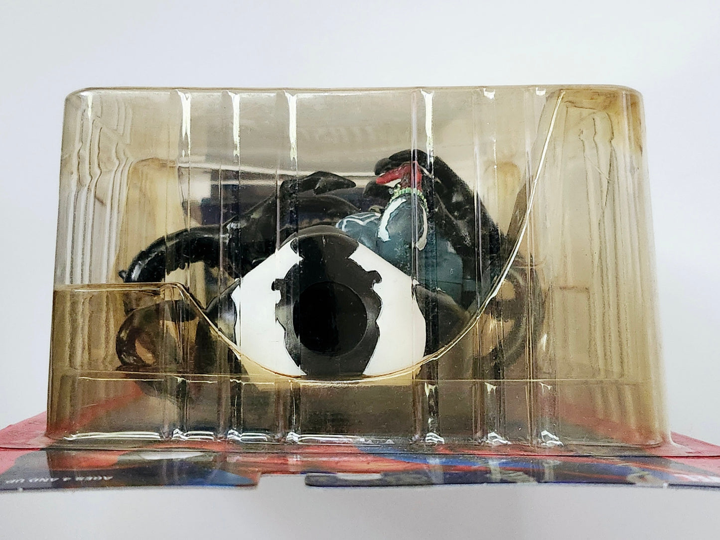 Spider-Man Classics Venom with Spider-Man Trap Base 6-Inch Scale Action Figure