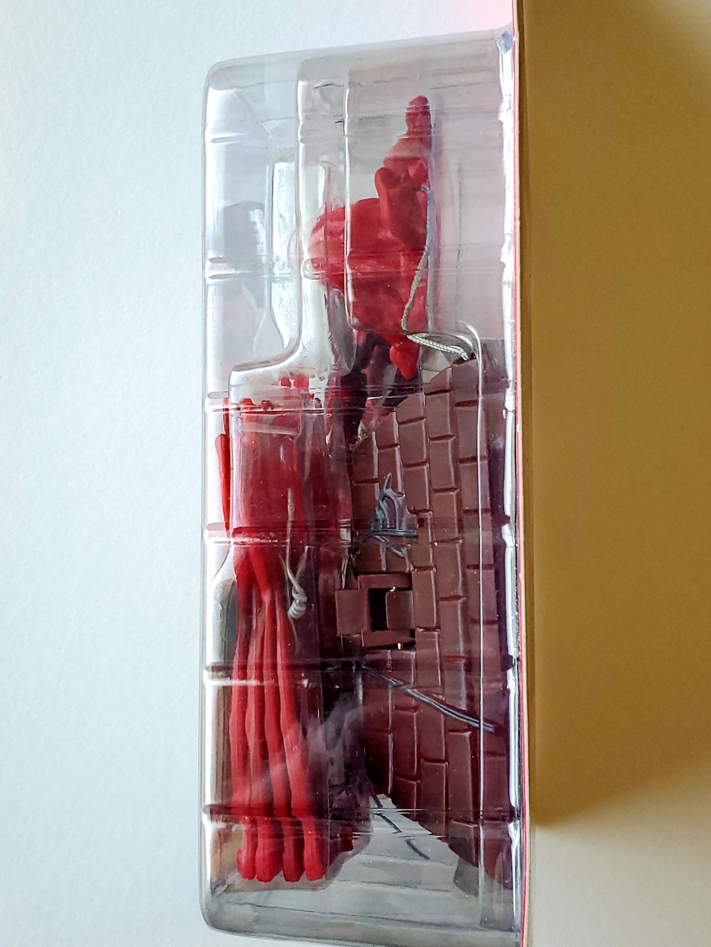 Spider-Man Classics Carnage with Spider Trapping Action 6-Inch Action Figure