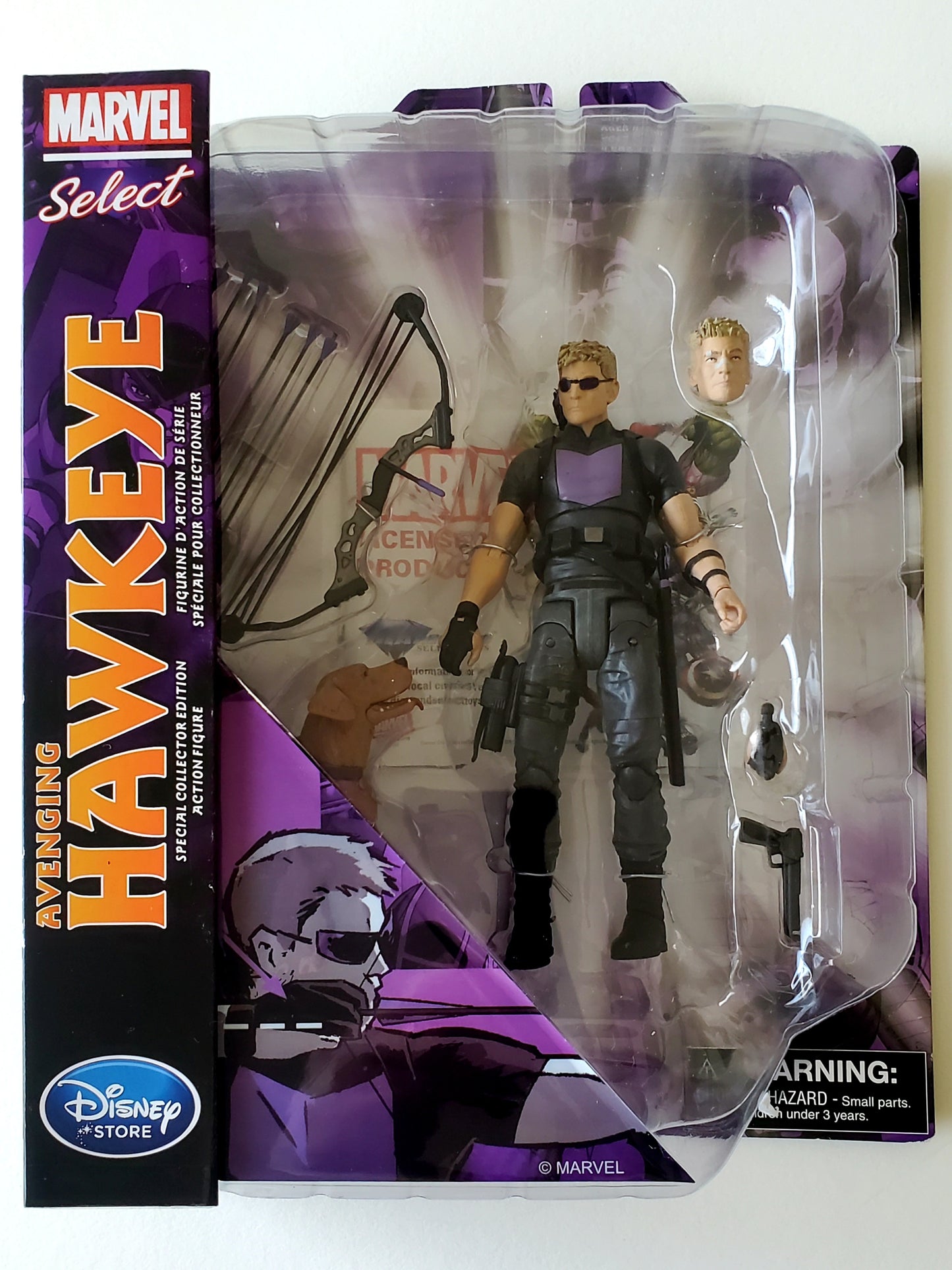 Marvel Select Exclusive Avenging Hawkeye (Blond Hair) Action Figure