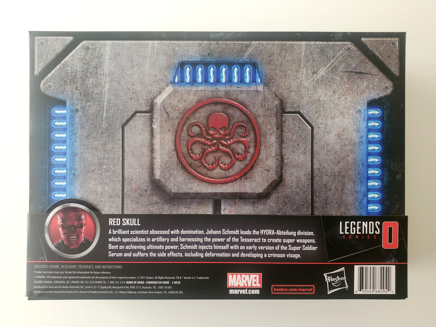 Marvel Legends SDCC 2018 Exclusive Red Skull 6-Inch Action Figure and Electronic Tesseract Set