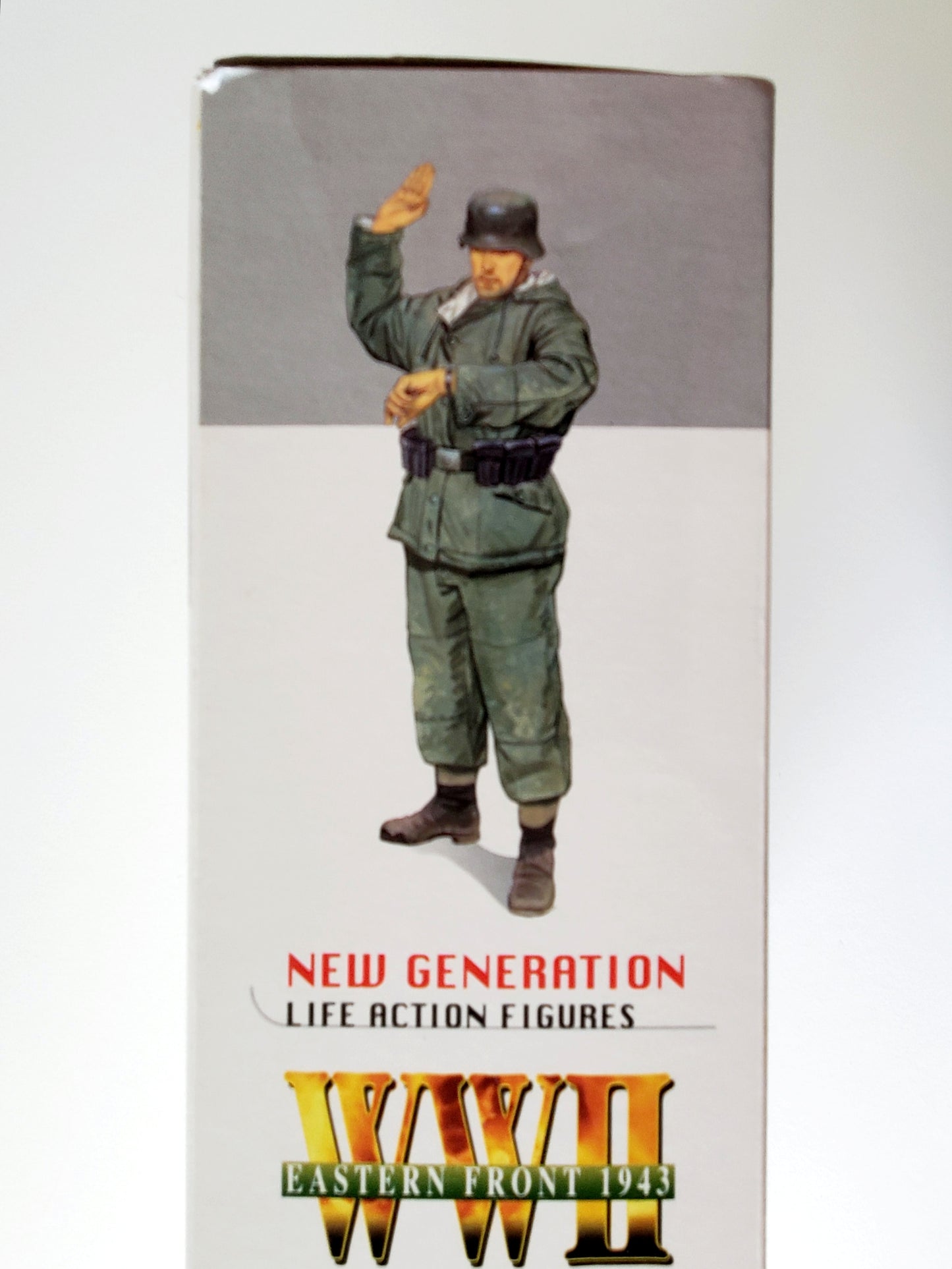 Dragon WWII Eastern Front 1943 Schweres Wurfgerat 41 and Rocket Crew (Obergefreiter) “Lang” 12-Inch Action Figure Set